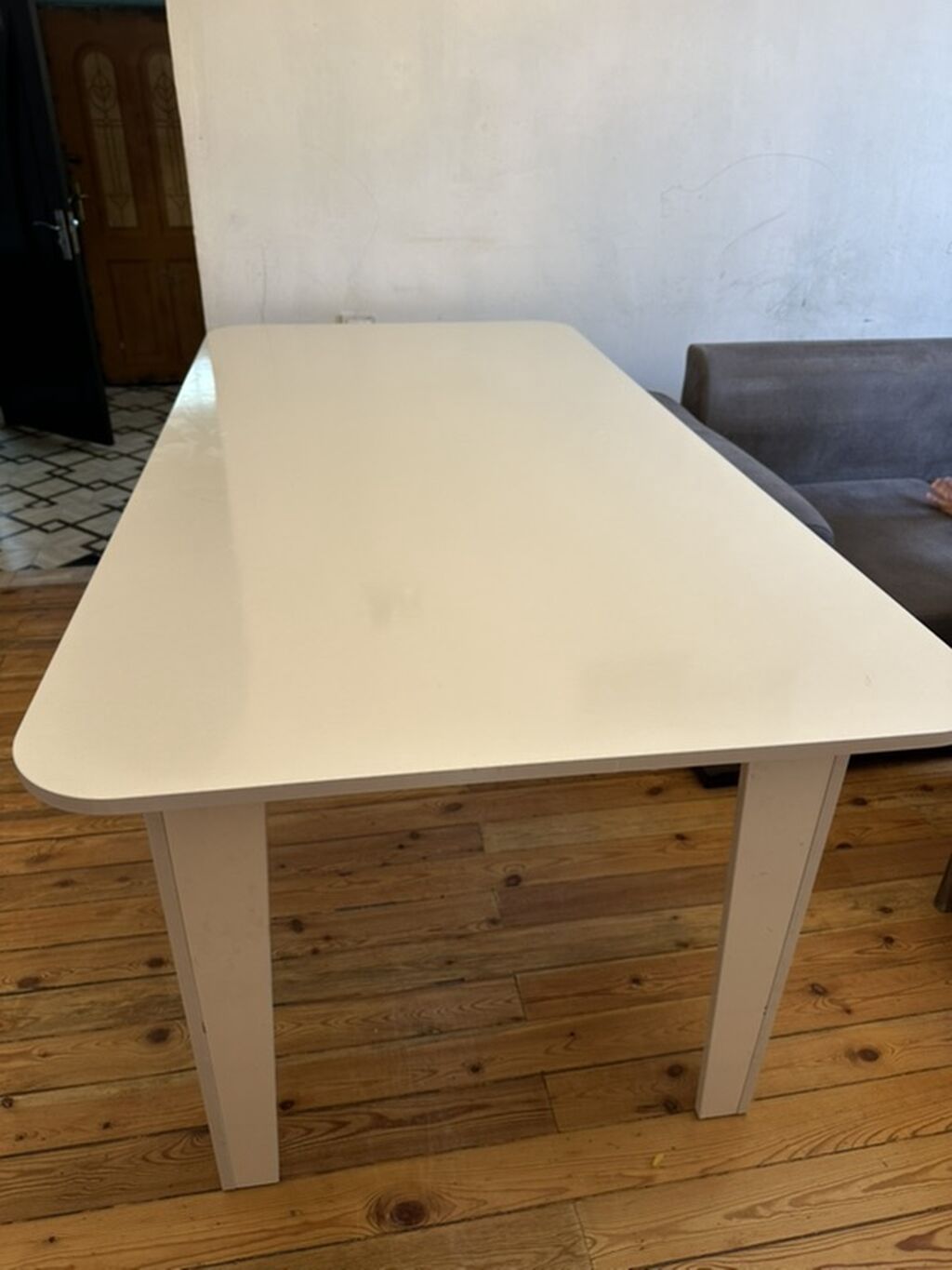 Ağ rəngli yemək/iş masası - Minimalist dizayn, parlaq səth - Dördkünc — Masalar, Mehdiabad (3)