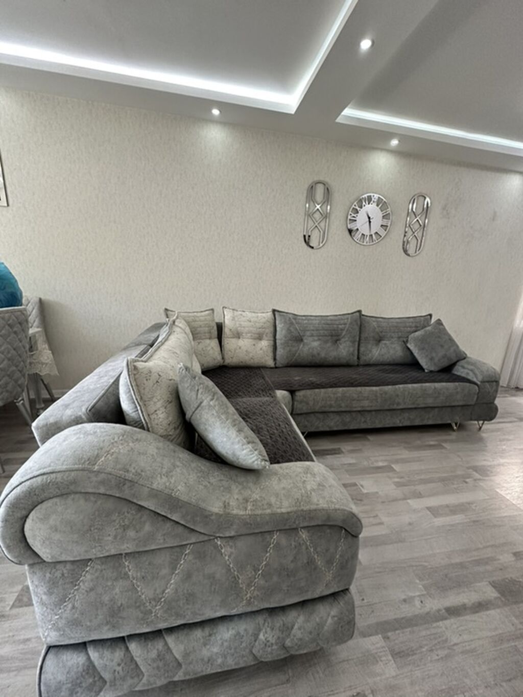 Künc divan — boz, L formalı, yeni