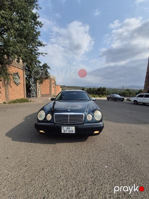 Mercedes E 240, 2.4 L, 1998 il, 246 733 km