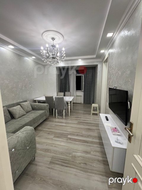 Satılır 2 otaqlı köhnə tikili 58 m² — Bakı