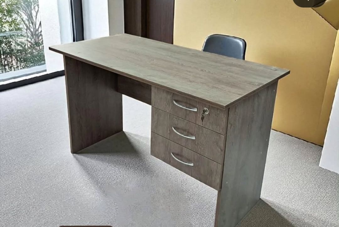 Ofis masası — Mallar, Bakı