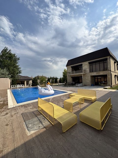 Satılır 6 otaqlı həyət evi/bağ evi 250 m² — Bakı