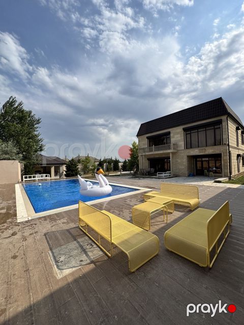 Satılır 6 otaqlı həyət evi/bağ evi 250 m² — Bakı