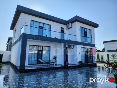 Satılır 6 otaqlı həyət evi/bağ evi 300 m²