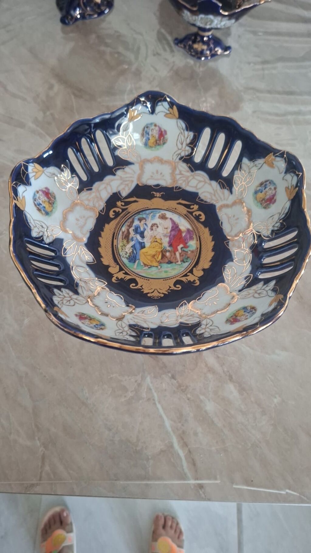Porcelan meyvə və ya desert qabı – dekorativ ayaqlı - Material — Mallar, Bakı (2)