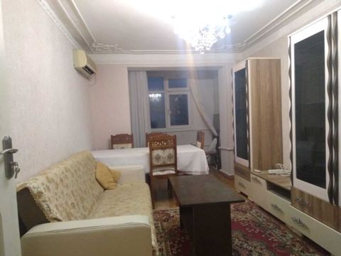 Satılır 2 otaqlı köhnə tikili 45 m² — Bakı