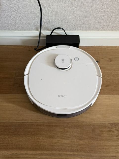 Ecovacs DEEBOT N8 Pro robot tozsoran və paspaslayan model