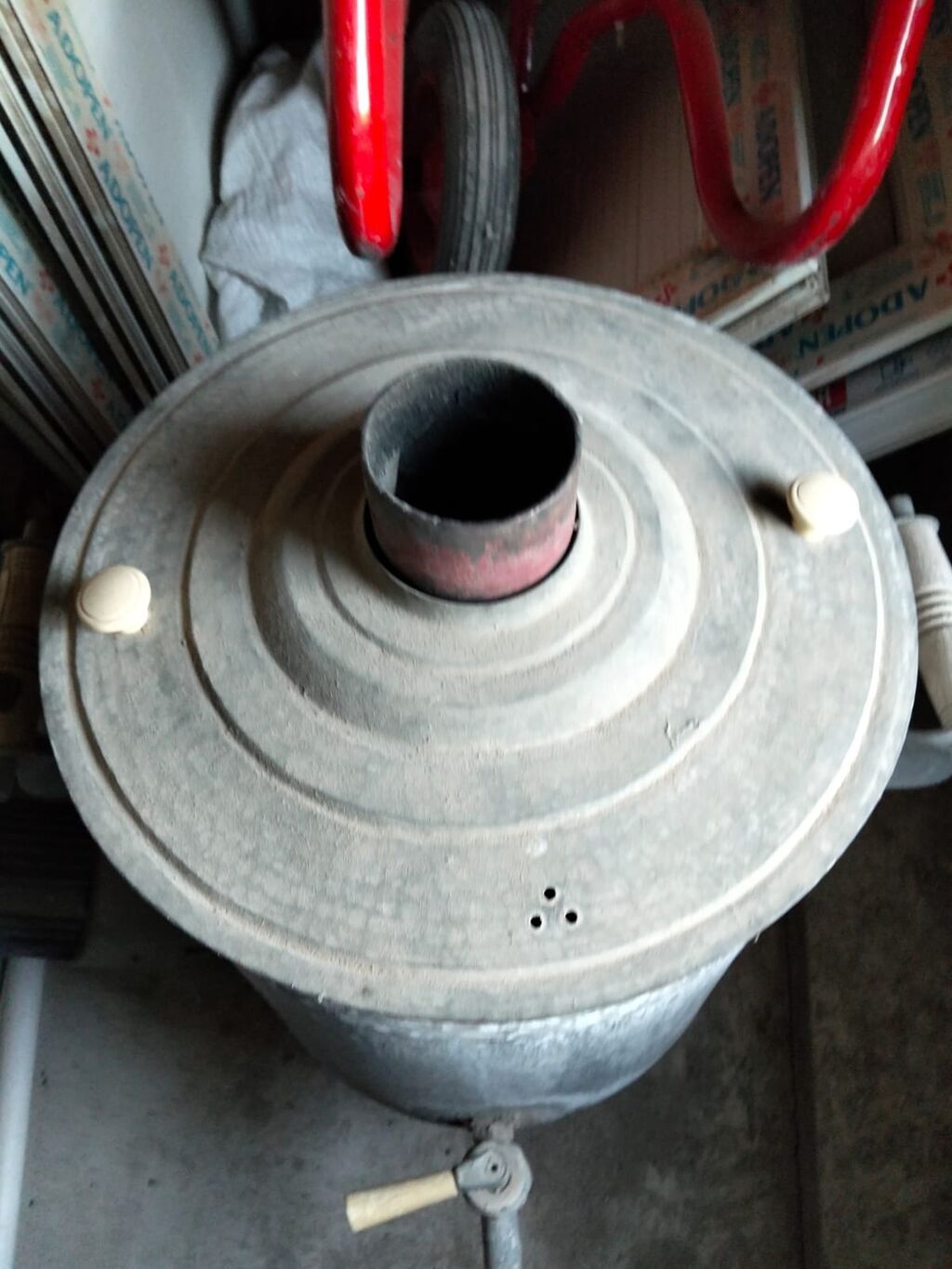 Qədimi qalın 50 Lt Samovar 1200 azn satılır.Heç bir poblemi yoxdur — Elektronika, Bakı (3)