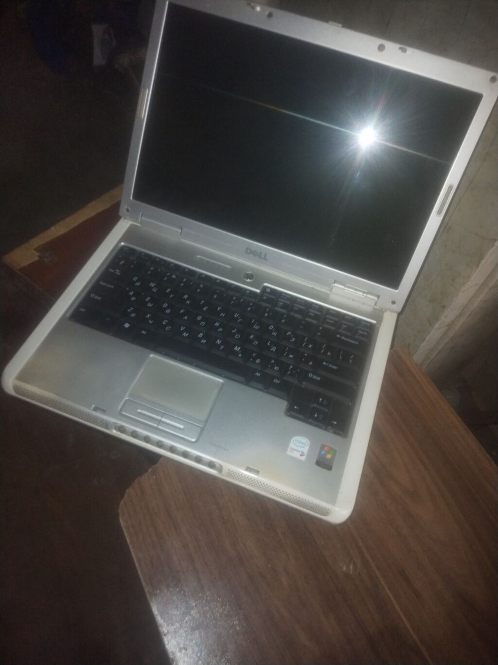 Dell noutbuk - Model: Dell (klassik gümüşü korpus, ön paneldə — Dell, Bakı