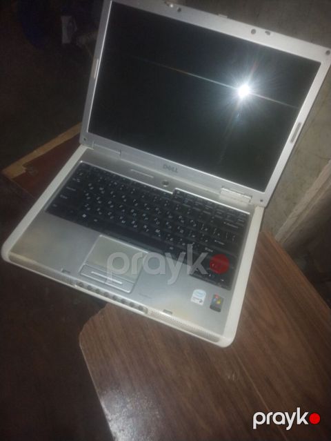 Dell noutbuk - Model: Dell (klassik gümüşü korpus, ön paneldə — Bakı