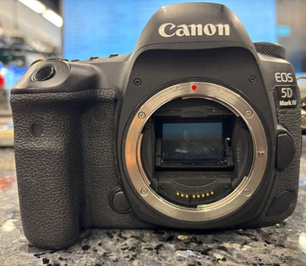 Canon 5d mark 4 satilir.2 ededdir Yaxsi veziyyetde hec bir cekilis — Elektronika, Bakı