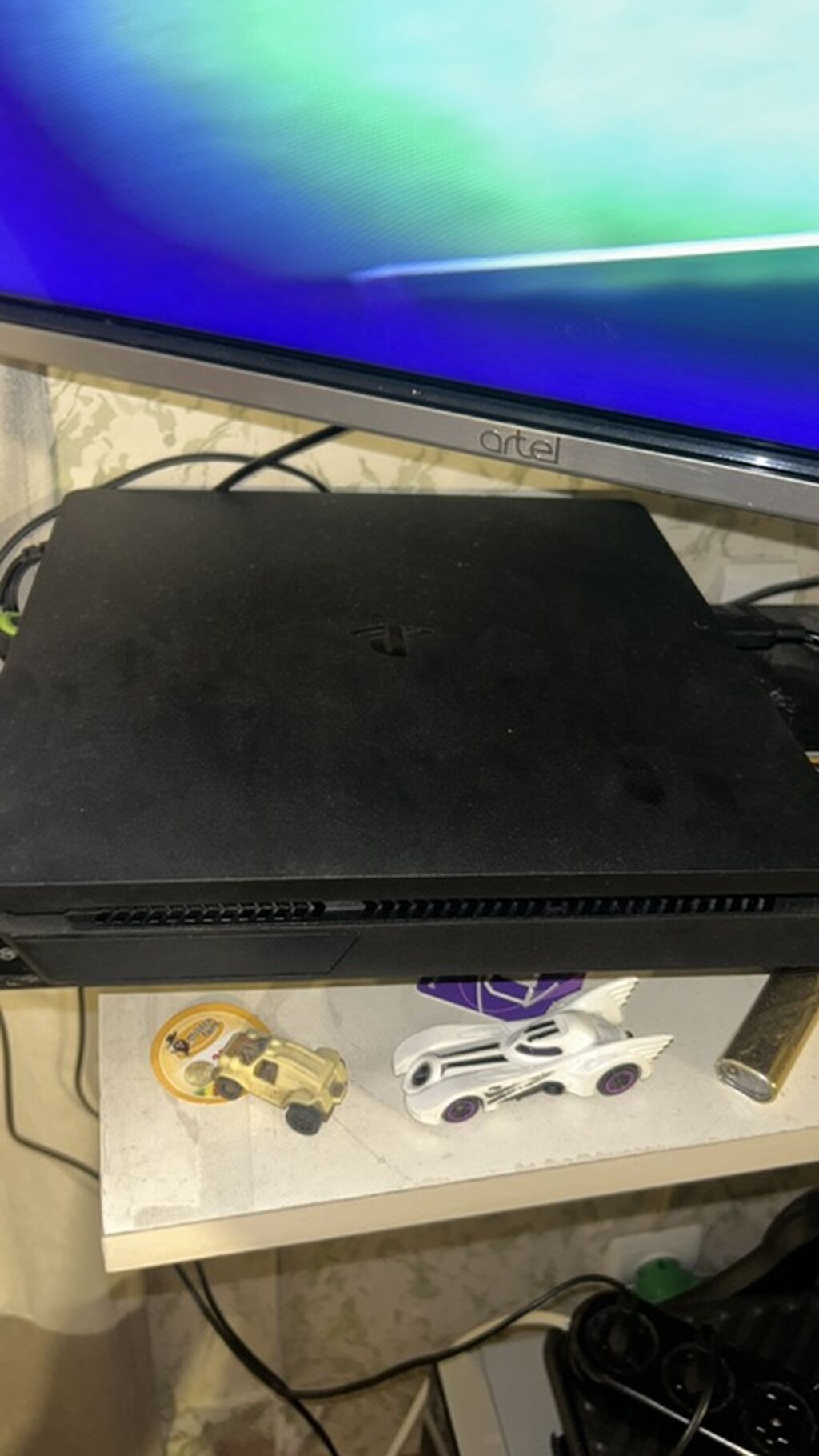 PlayStation 4 Slim oyun konsolu Xüsusiyyətlər: - Model: PS4 Slim — Elektronika, Gəncə