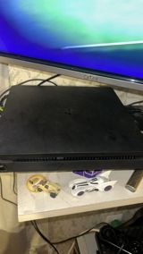 PlayStation 4 Slim oyun konsolu Xüsusiyyətlər: - Model: PS4 Slim — Elektronika