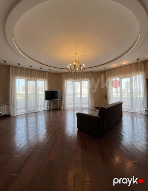 Satılır 4 otaqlı yeni tikili 200 m²
