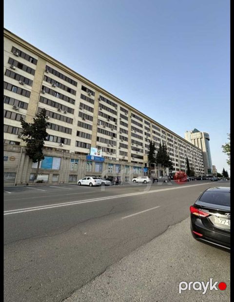 Satılır 2 otaqlı köhnə tikili 70 m² — Bakı