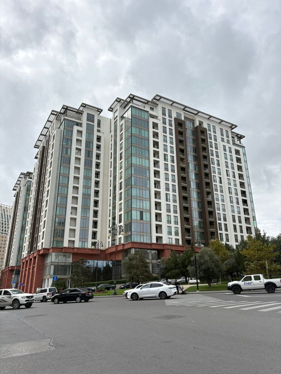 Satılır obyekt 950 m² — Əmlak, Bakı