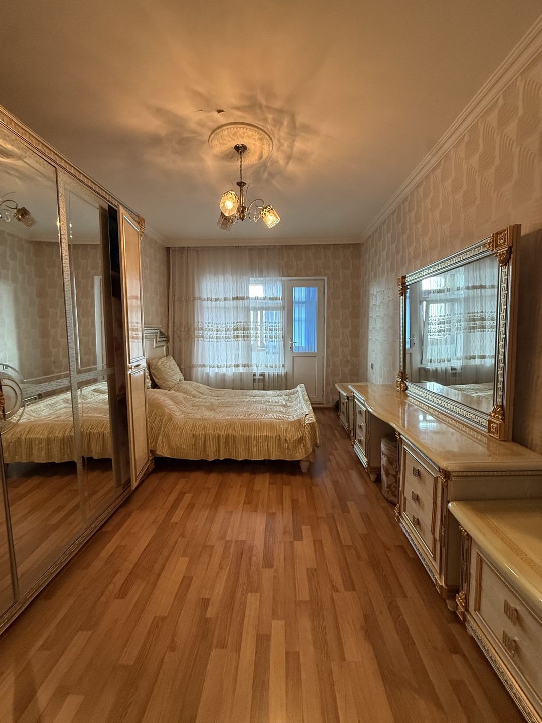 Satılır 4 otaqlı köhnə tikili 115 m² — Mənzil, Bakı (11)