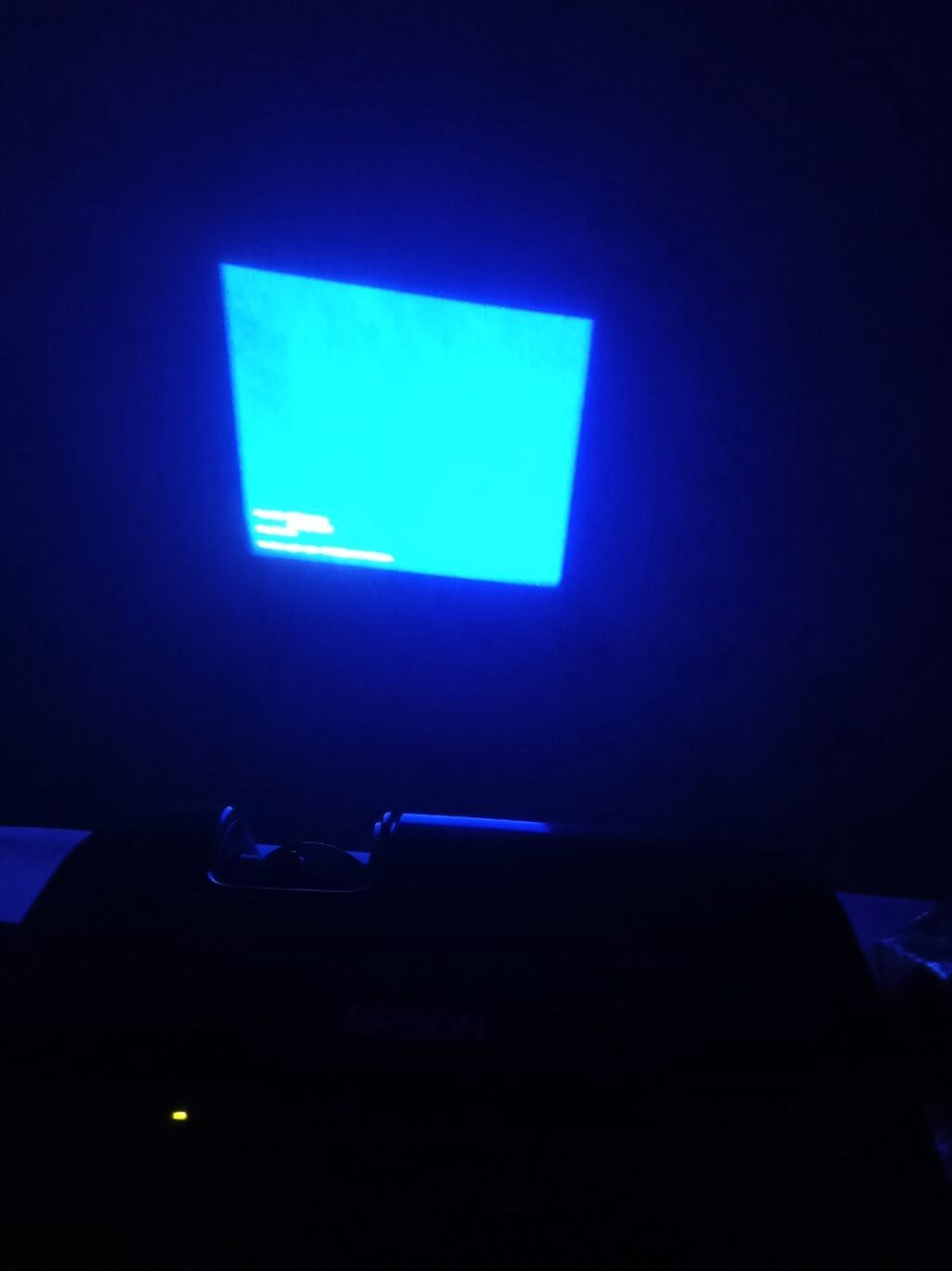 Epson EB-X72 proyektor.((( işləkdir bir tek lampasinda cuzi problem — TV və Video, Siyəzən (3)