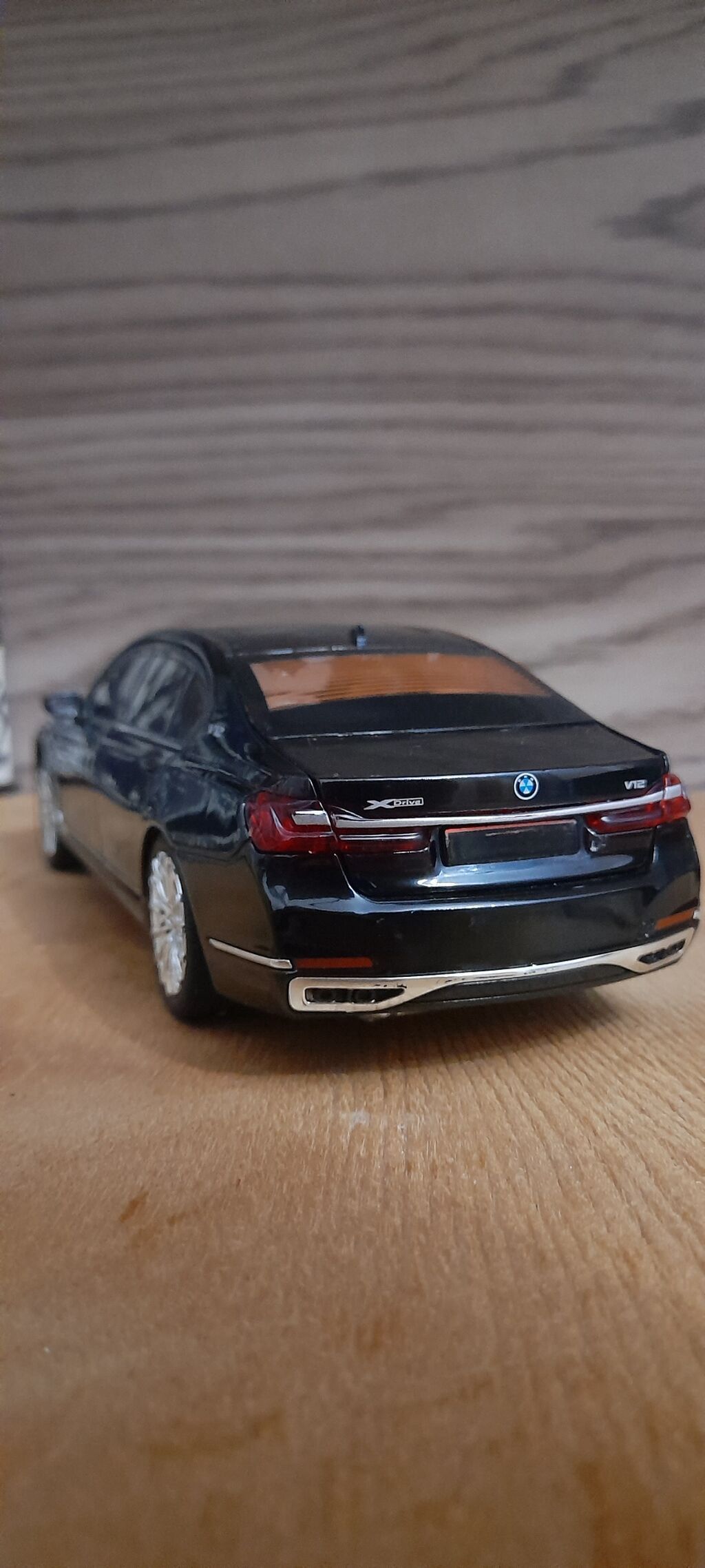 Bmw 1:24 Ölçü səsli işıqlı 760li Modeli Hər yeri açılır — Mallar, Bakı (2)