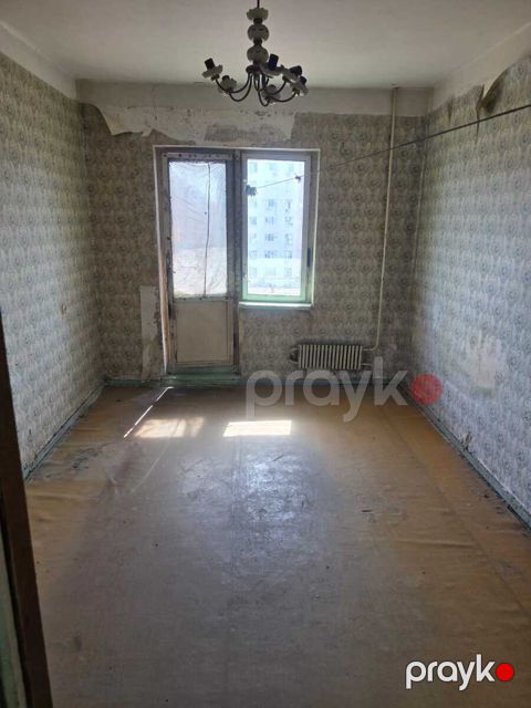 Satılır 4 otaqlı köhnə tikili 100 m²