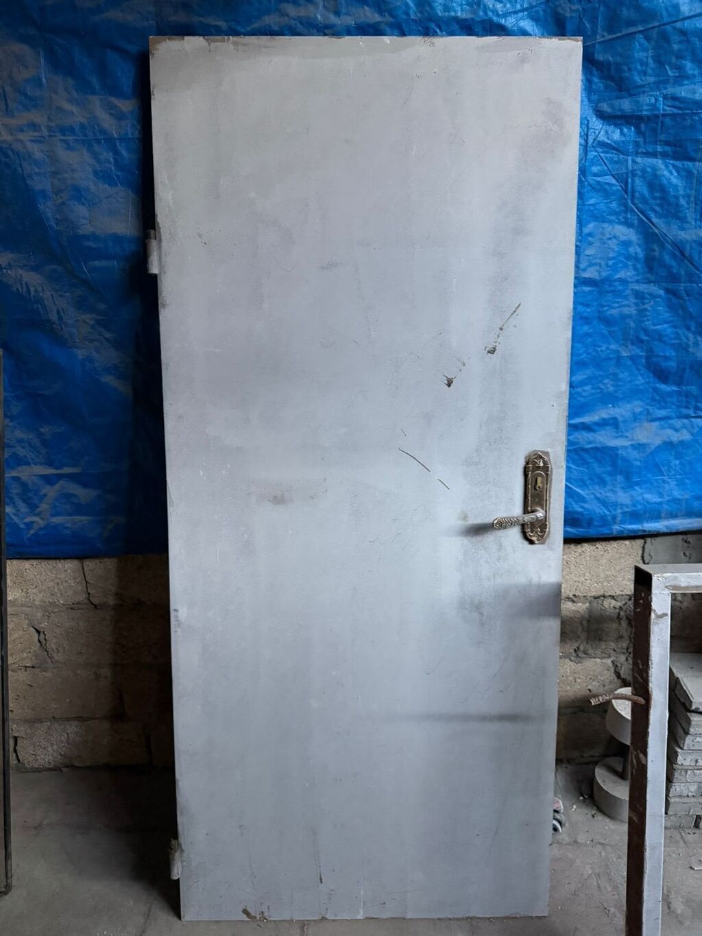 Demir qapı Demir qapi 85azn Yasamal 1213 leli - Material: tam metal