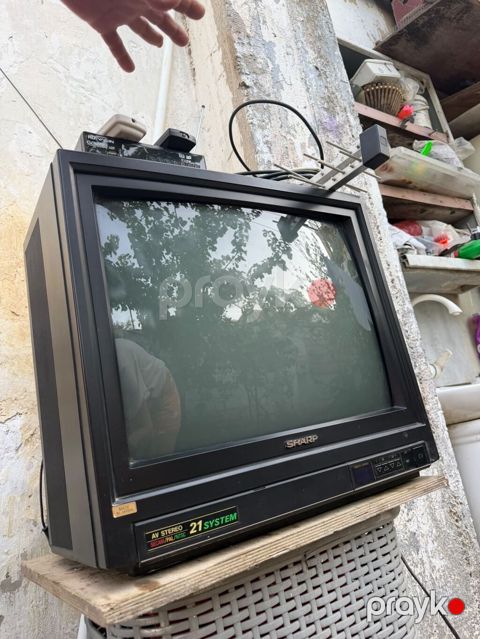 Sharp kineskop televizor + rəqəmsal tuner və antena seti -