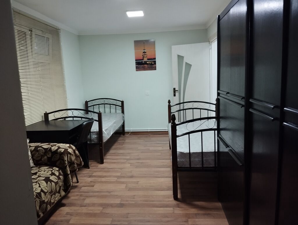 OTAQ YOLDAŞI QİZ,TİBB UNİVERSİTETİNƏ YAXIN,RUS SƏFİRLİYİ TƏRƏFDE.EVİN