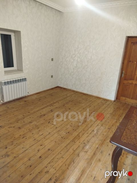 İcarəyə təqdim olunur: 2 otaqlı mənzil (şəxsi həyət evi tipli)