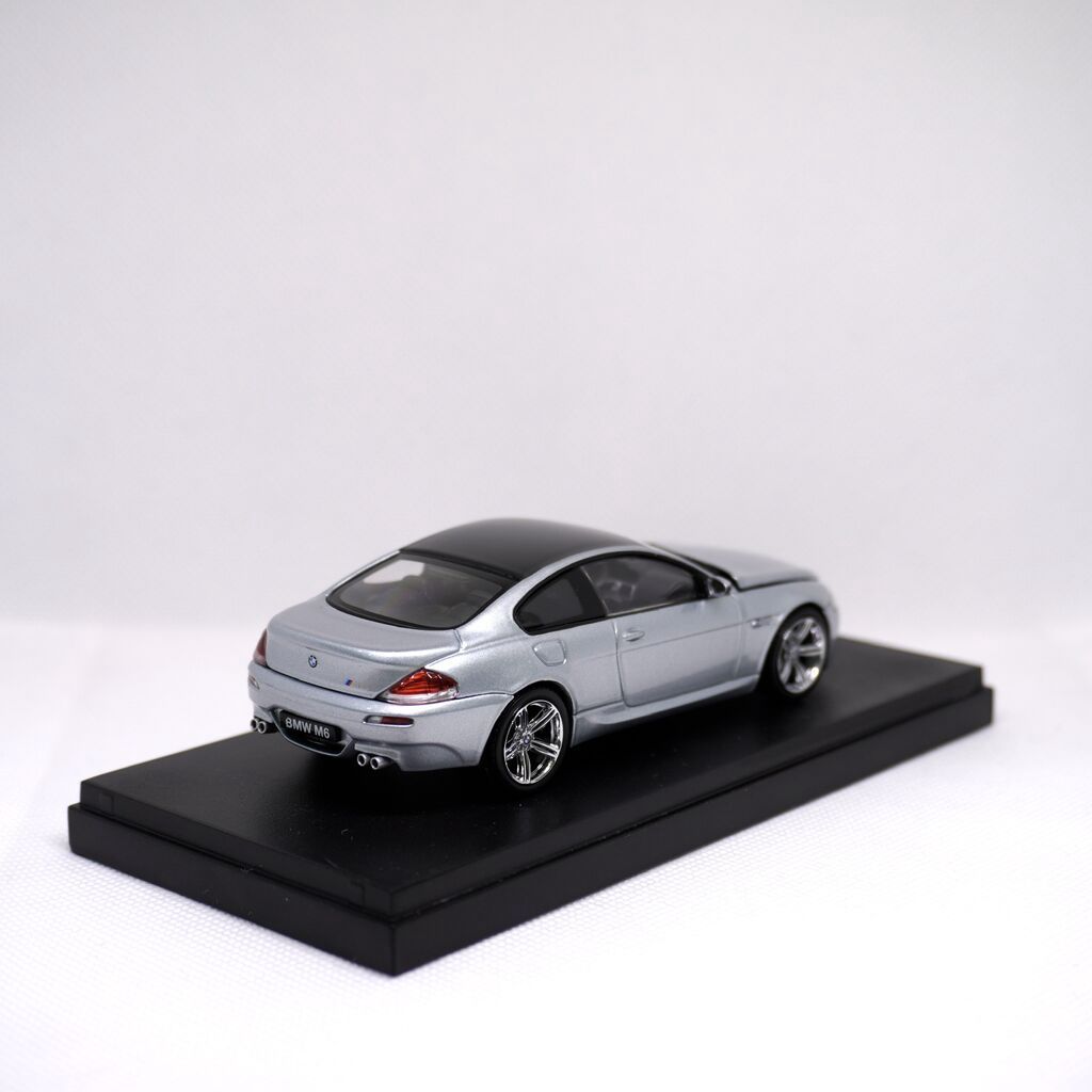 BMW M6 modeli • İstehsalçı - Kyosho • Ölçü: 1/43 • Material: Metal — Mallar, Xırdalan (3)