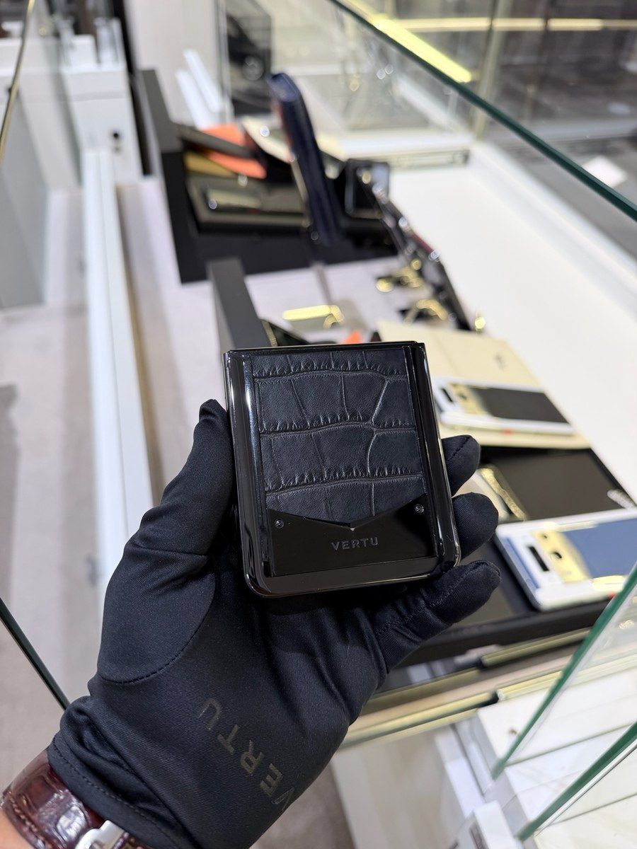 Vertu Ironflip Alligator Skin Basalt Black 512GB/12GB — Mallar, Bakı (10)