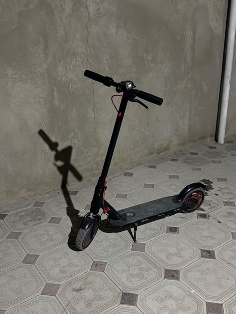 35 km suretle gedir yenidir tecili satilir Elektroskuter – qara