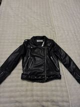 Qara dəri görünümlü biker jaketə GERMINO — Jackets
