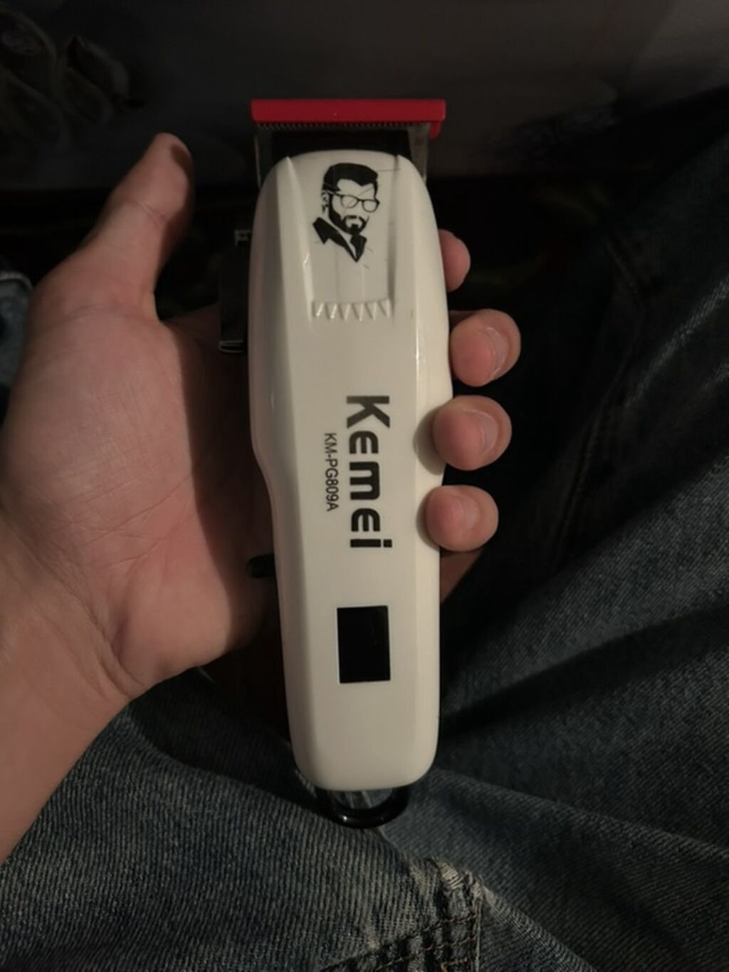 Kemei KM-PG809A saç kəsən/traş maşını - Simsiz işləmə: Korpusda LED