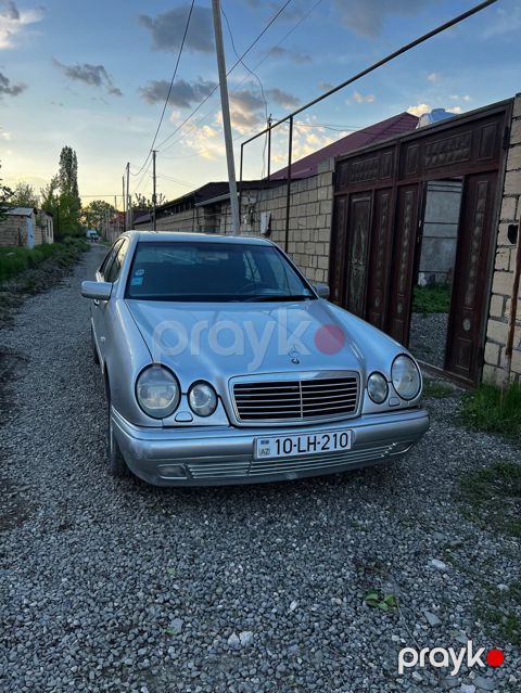 Mercedes-Benz E-Class (W210) sedan — motor problemi ilə — Quba