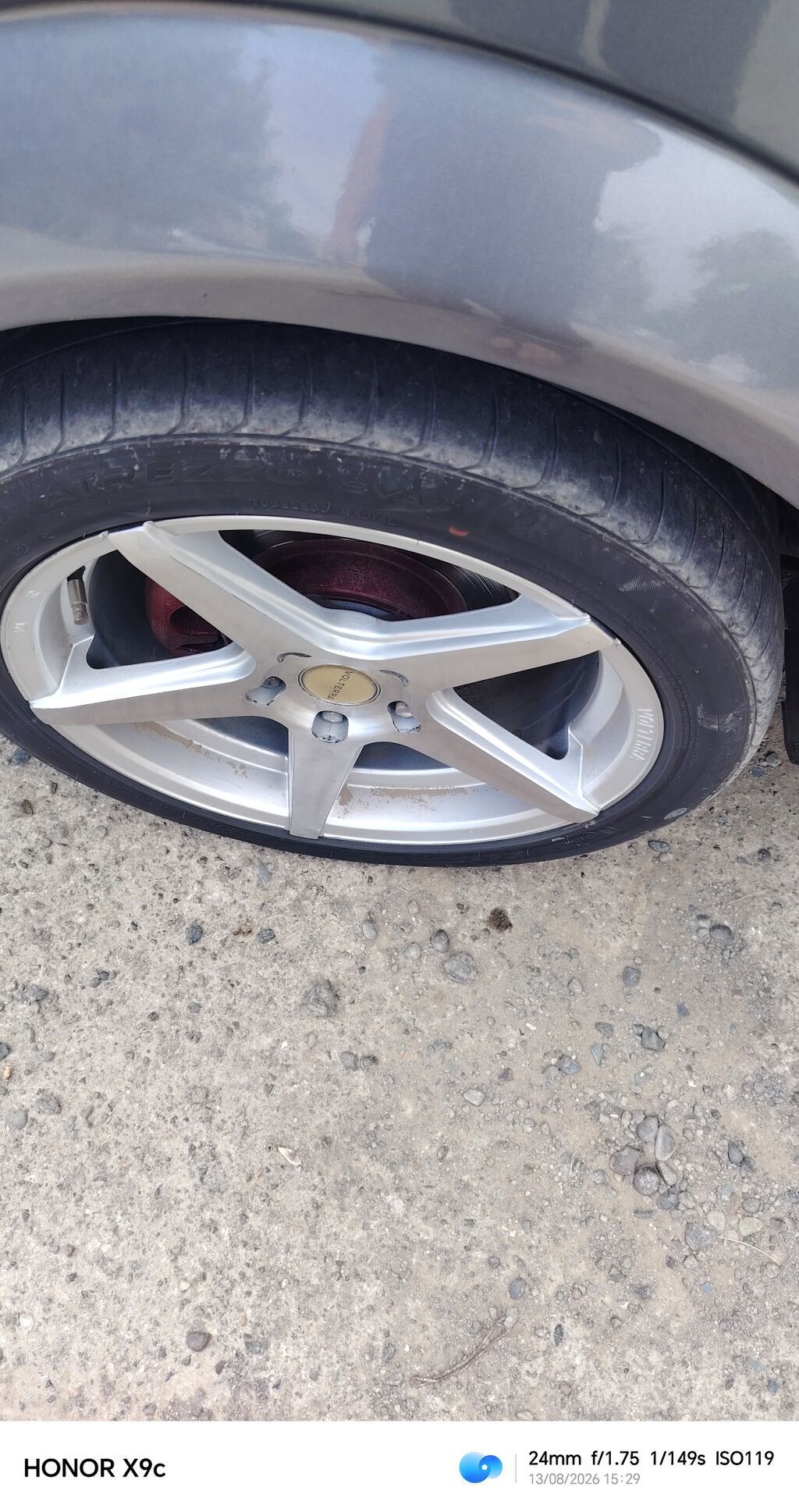 5 şüalı yüngül ərintiili disk və şin komplekti — 225/45 R17