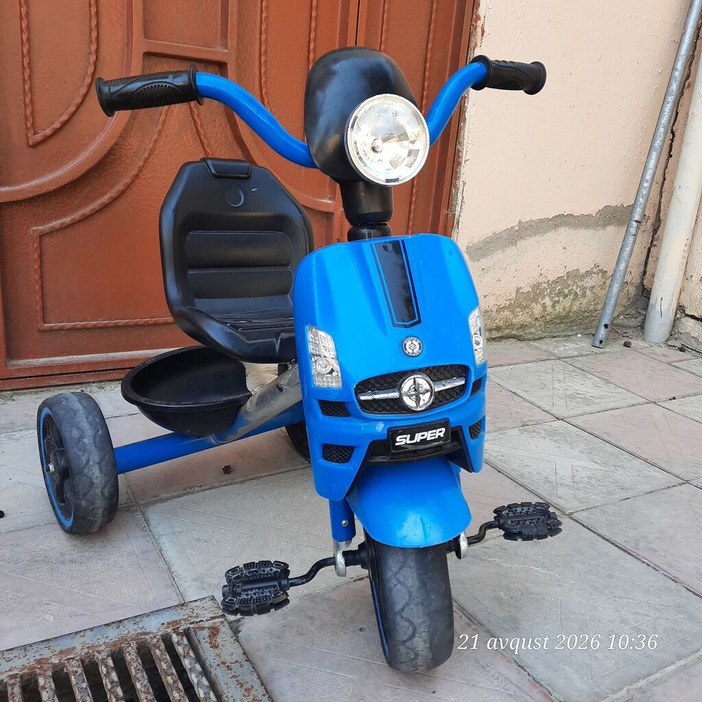 Uşaq üçtəkərli velosipedi – “SUPER” modeli - Rəng: mavi/qarışıq qara
