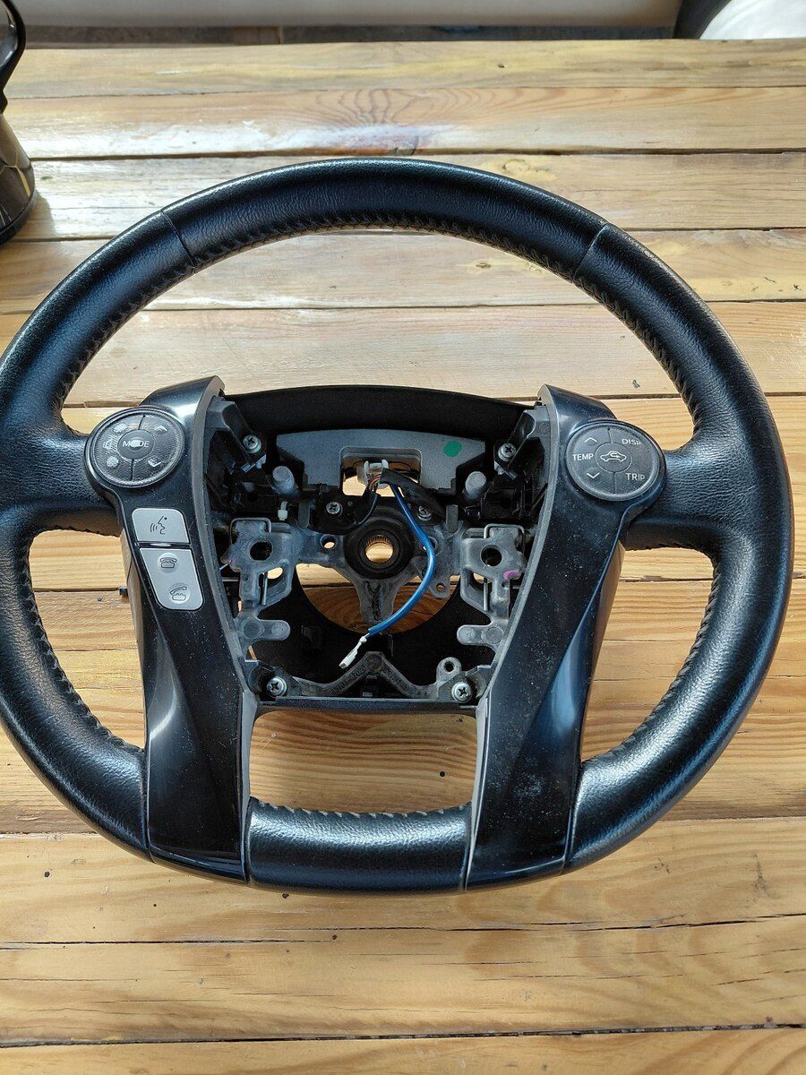 Toyota 30 sükan, monitor və farası — Ehtiyat hissələri və aksesuarlar, Bakı (3)