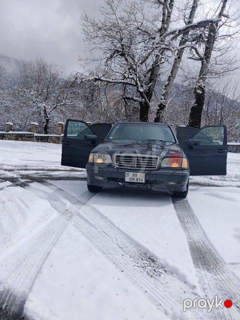 Mercedes-Benz C-Class (W202) sedan - Kuzov: 4 qapılı sedan, qara rəng — Mingəçevir