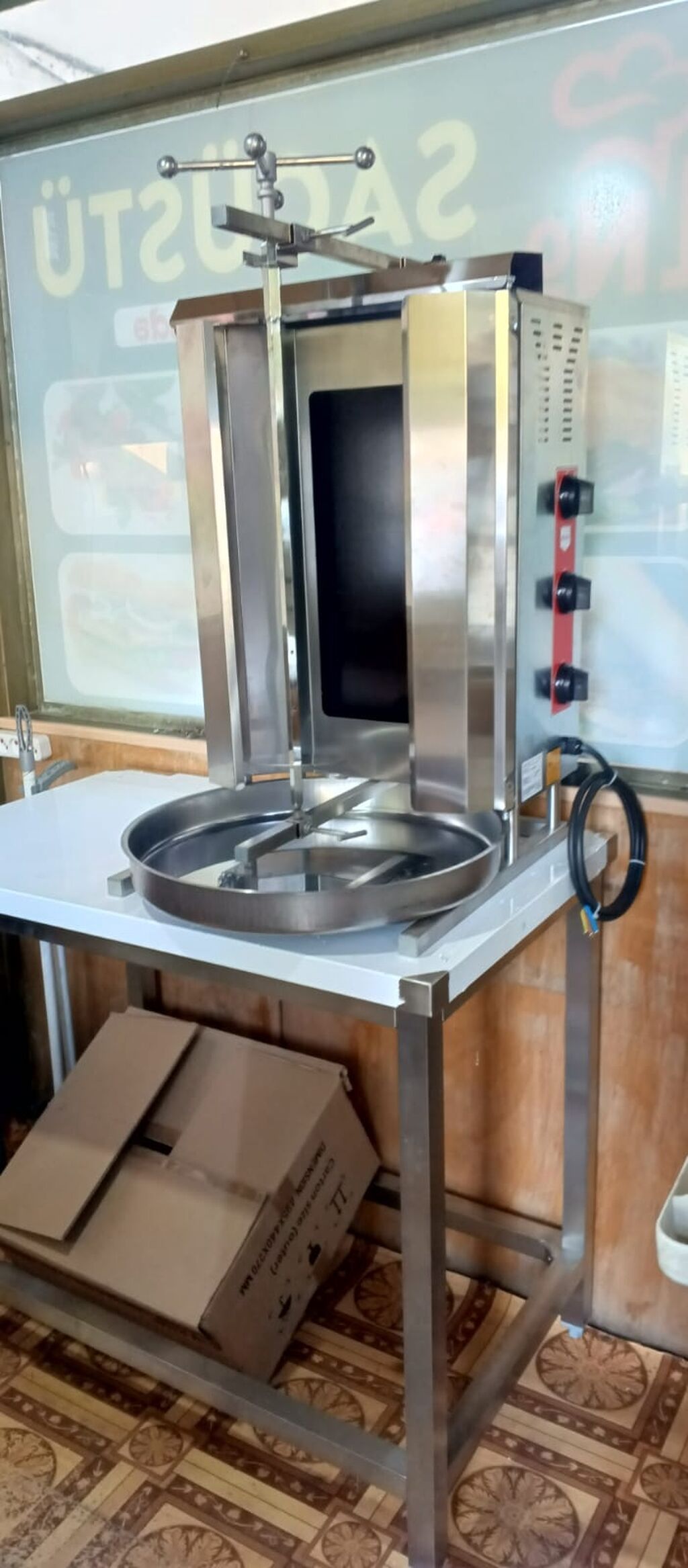 Professional fast-food avadanlıqları paketi Tərkib: - Elektrik dönər