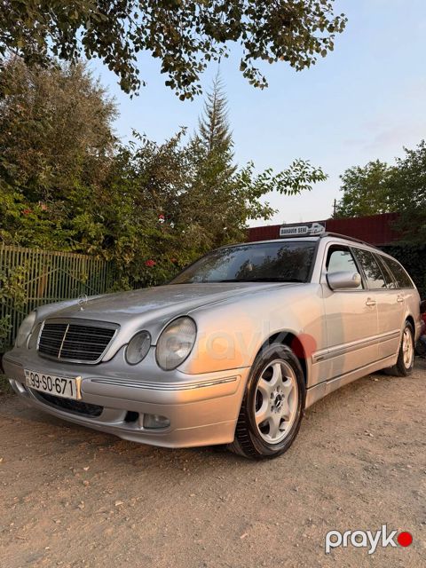 Mercedes E 270, 2001 il
