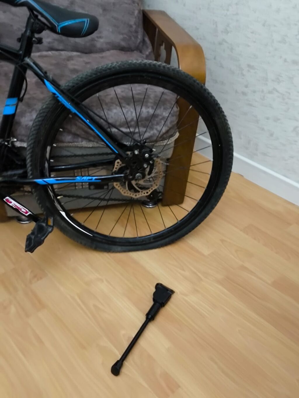 MTB tipli velosiped - Çərçivə: yüngül alaşımlı, qara-mavi rəng sxemi — Dağ velosipedləri, Bakı