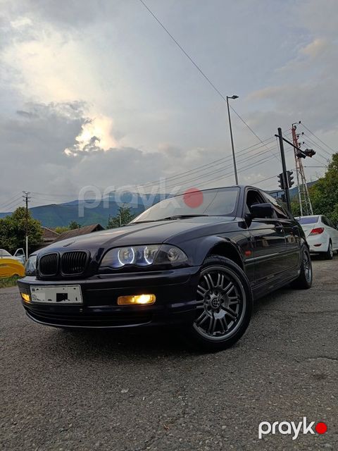 BMW 318, 1.9 L, 1999 il, 450 000 km