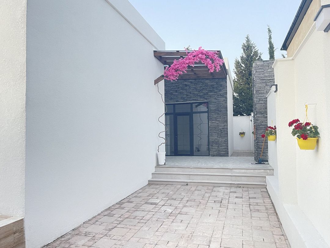 Satılır 4 otaqlı həyət evi/bağ evi 140 m² — Ev, villa, Bakı (2)