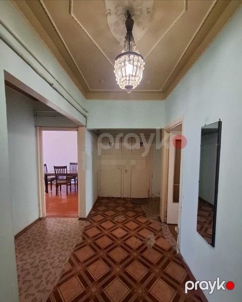 Elani oxu sora yaz 9 cu mikra rayonda 9/2 de 3 otaq 70 kv orta temirli — Bakı